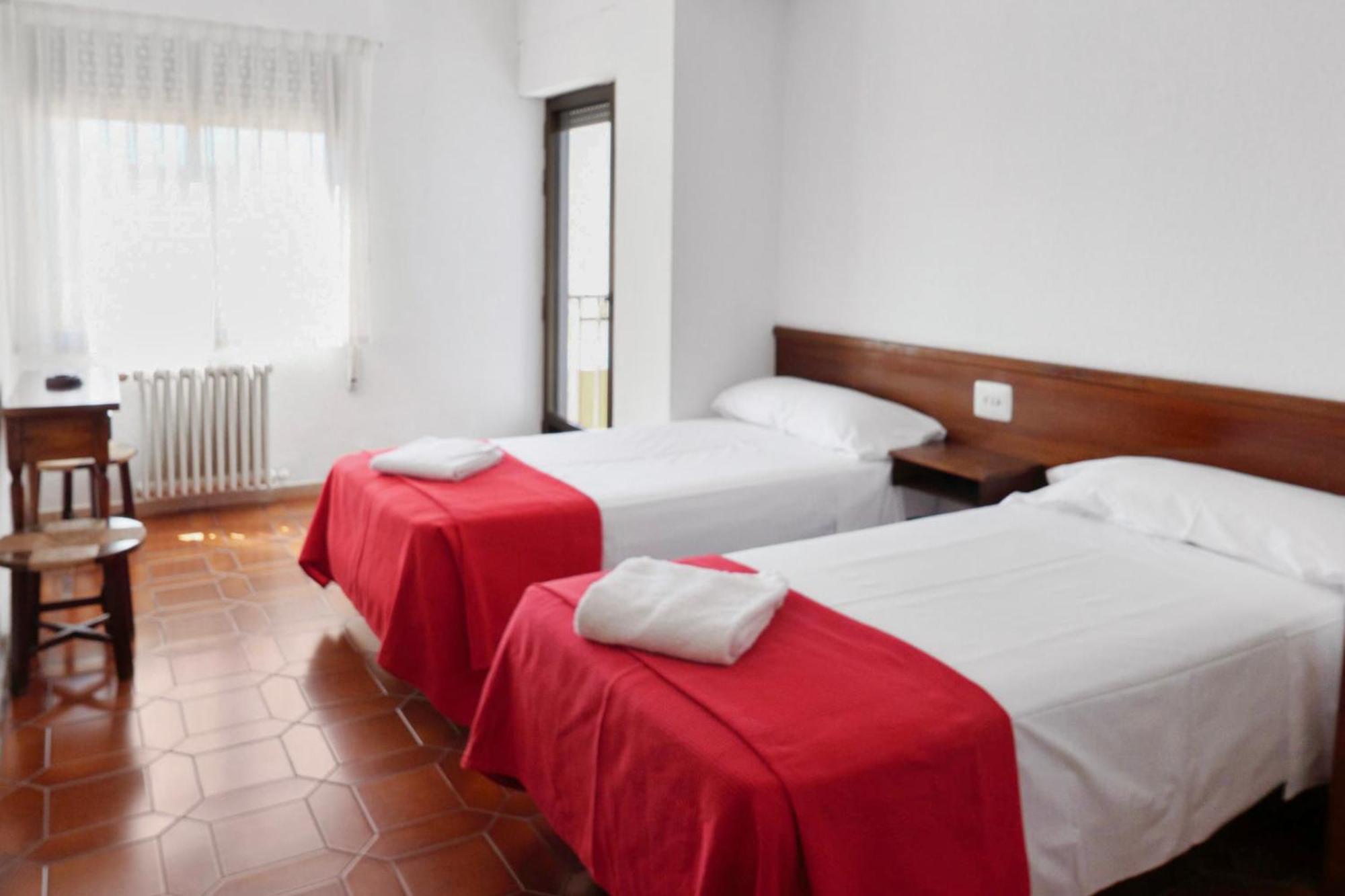 Hostal La Torre Беникасим Экстерьер фото