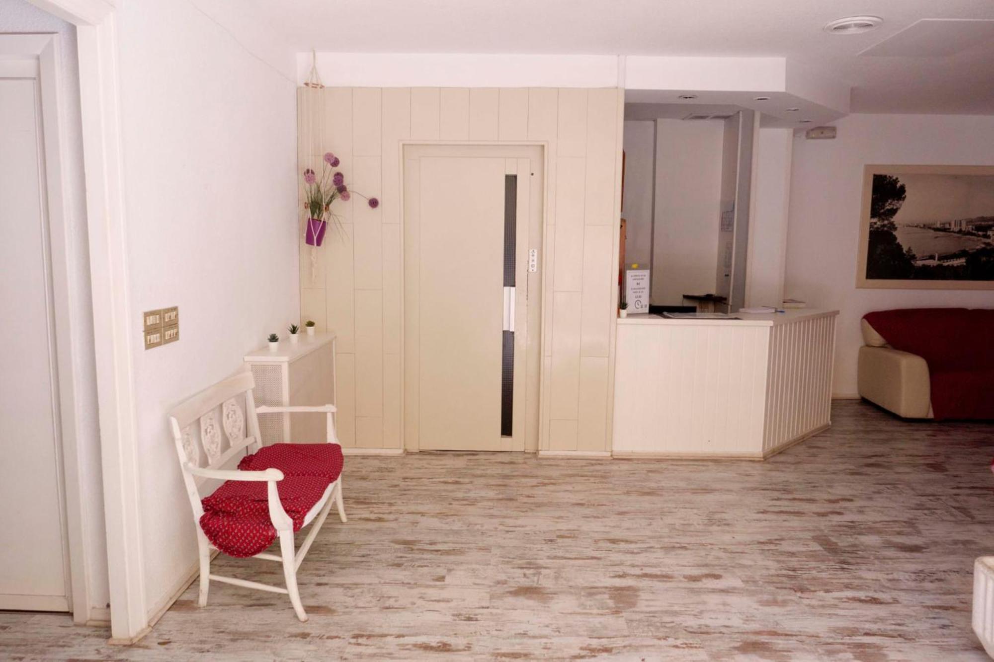 Hostal La Torre Беникасим Экстерьер фото