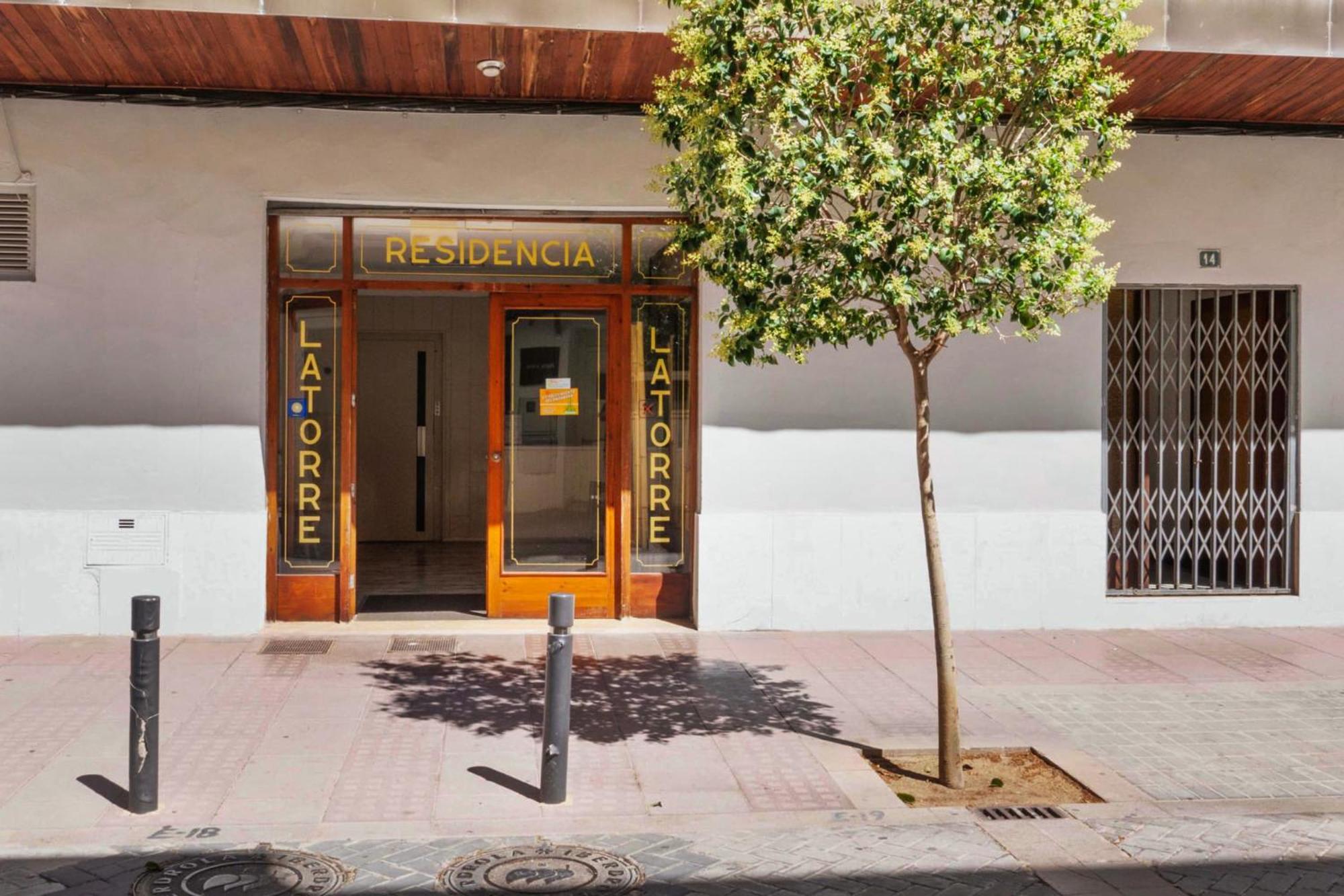 Hostal La Torre Беникасим Экстерьер фото