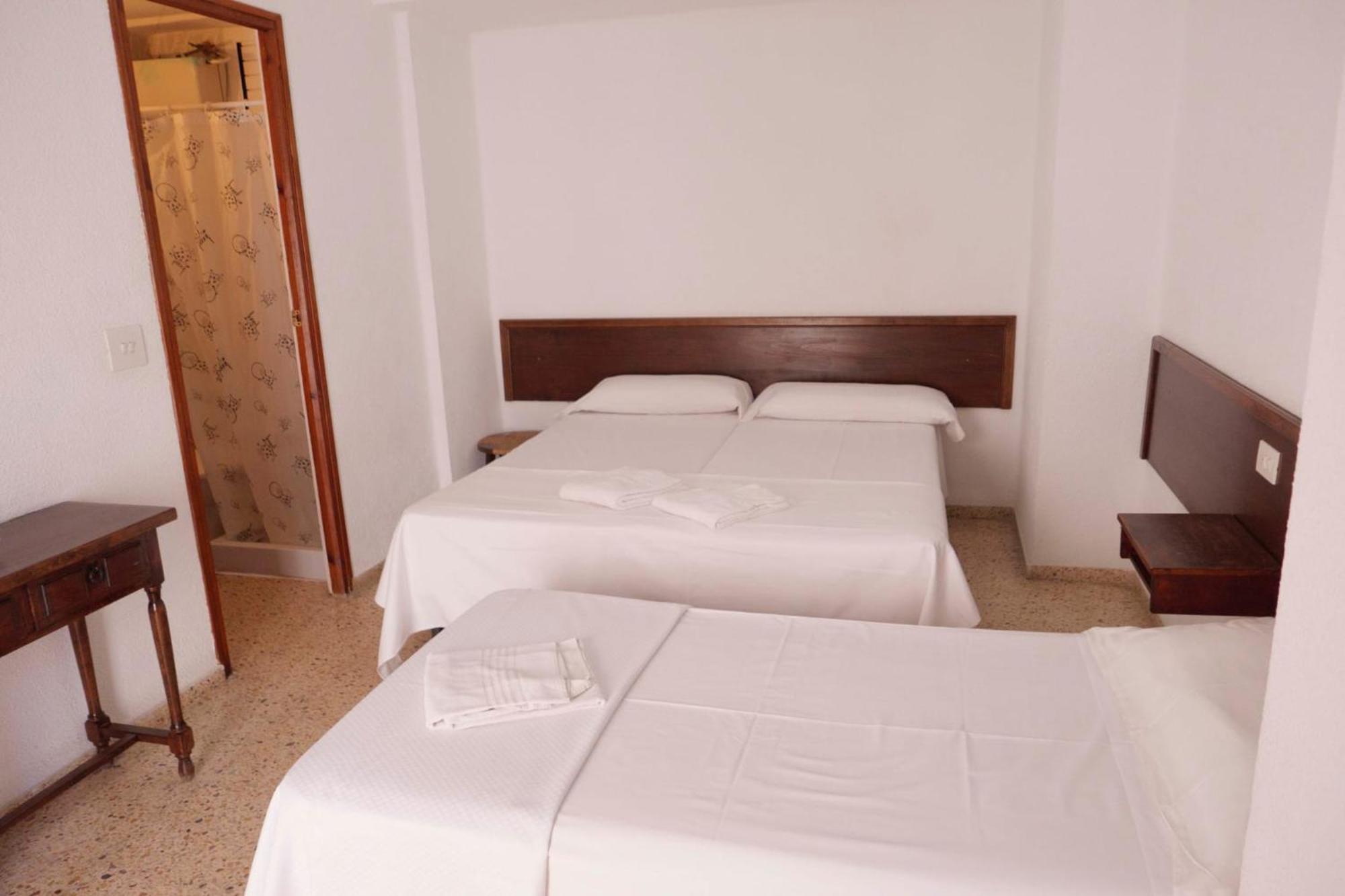 Hostal La Torre Беникасим Экстерьер фото